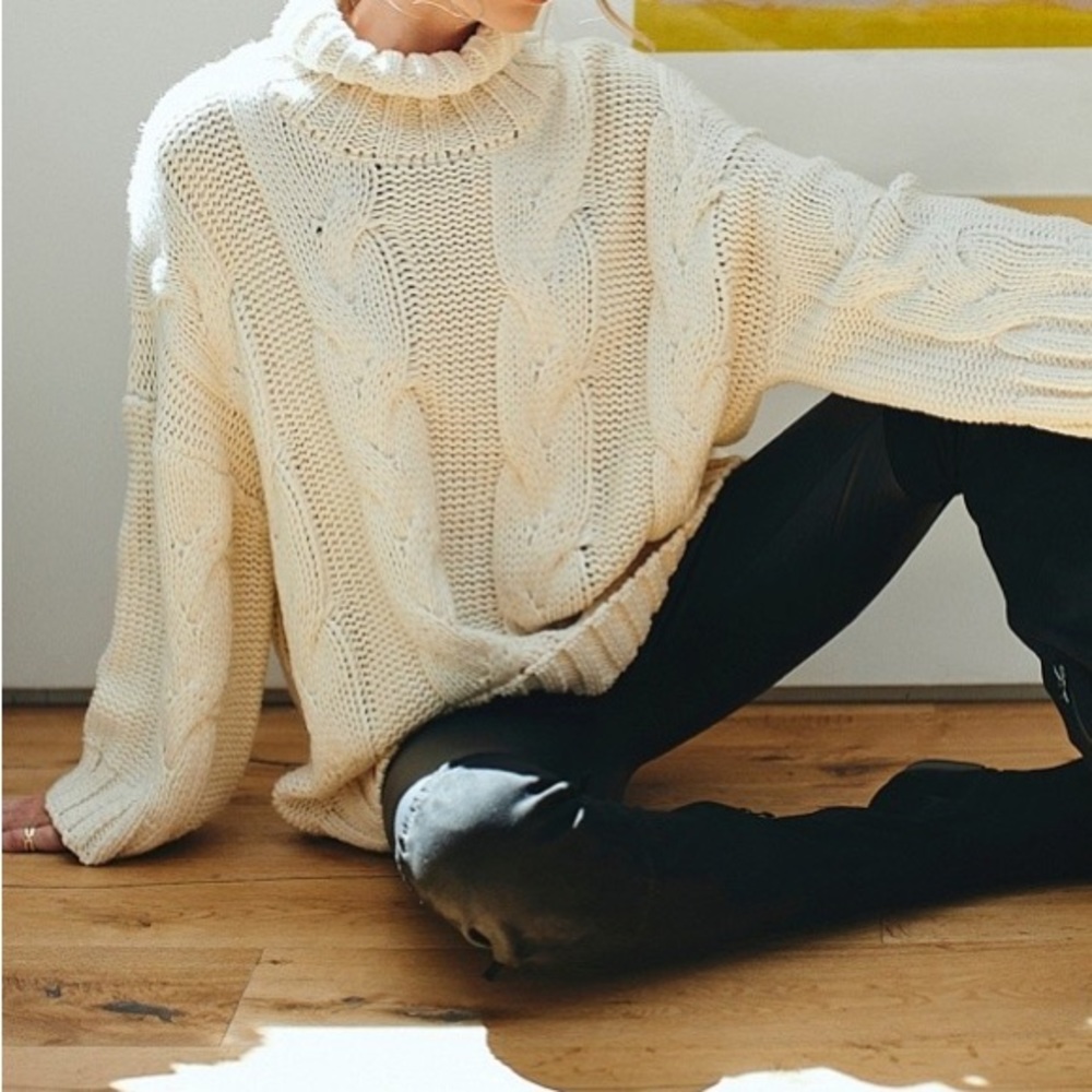 38. Women's Cream Sweater Oversized Cable Turtleneck Slouchy - Picture 3 of 5